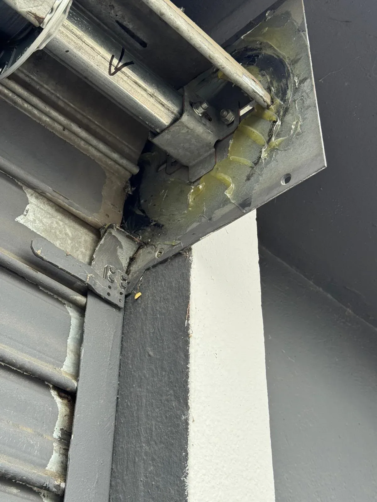 Entretien et maintenance de rideau métallique à Paris 14 Entretien et maintenance de rideau métallique à Paris 14