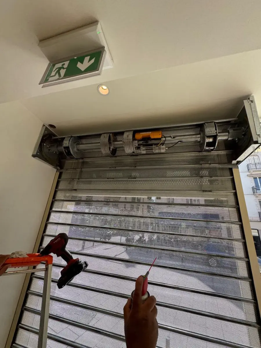 Entretien et maintenance de rideau métallique à Paris 14 Entretien et maintenance de rideau métallique à Paris 14